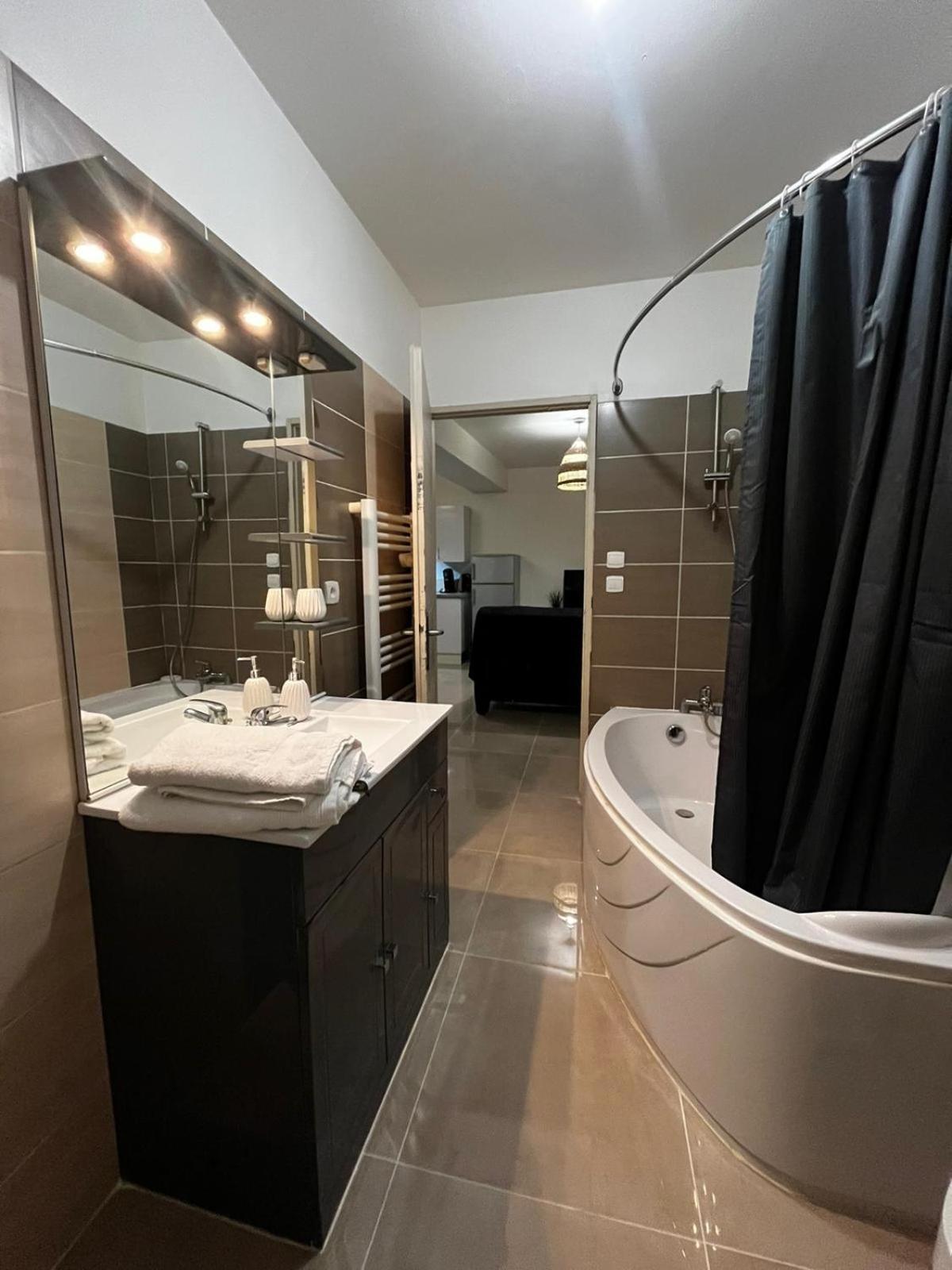 Appartement Des Carmes Nimes Luaran gambar